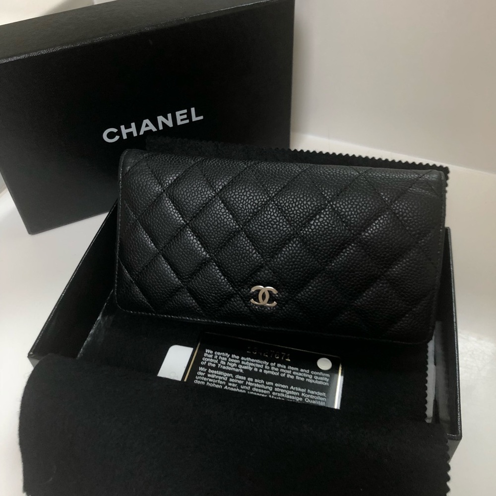 CHANEL QUILTED CAVIAR LEATHER L-YEN WALLET